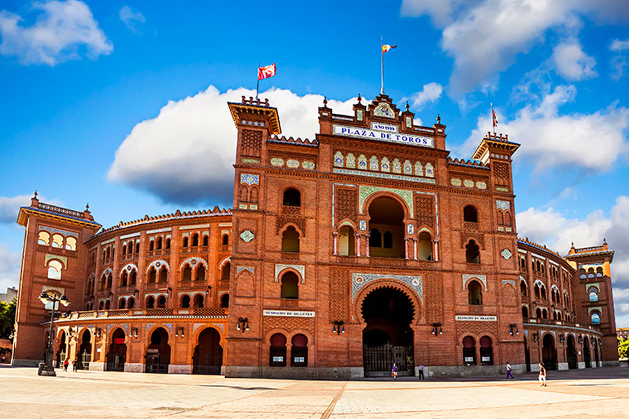 Las Ventas Tour Experience Fachada neomudéjar de la Plaza de Toros de Las Ventas en Madrid, entrada al Las Ventas Tour Experience