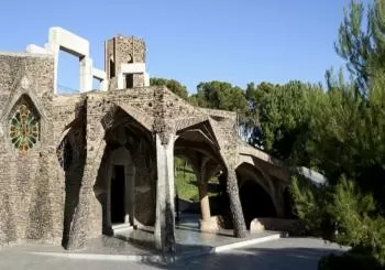 Combinado Güell - La Colonia y La Cripta en Barcelona Combinado Guell La Colonia y La Cripta en Barcelona