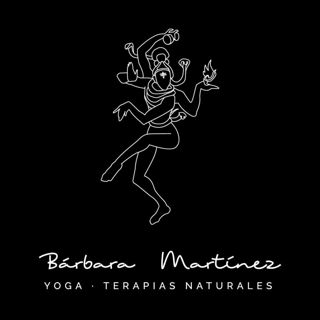 Inicio Clases de yoga en Santander con instructora acreditada en sala acogedora