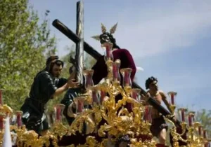 10 Iglesias y Catedrales Imprescindibles para Visitar en España Visita Guiada a la Sevilla de Semana Santa