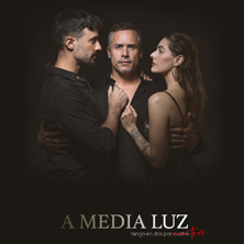 A Media Luz A Media Luz